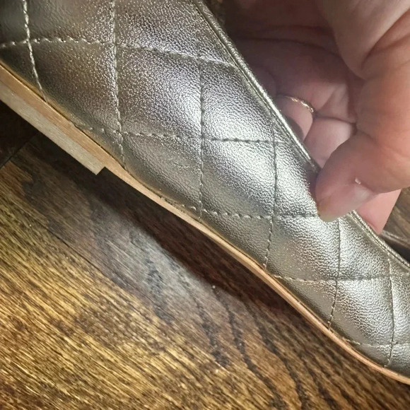 Bruno Magli Flats Ballet Quilted Metallic Leather
Fashion Bianca Sz 37.5/US7 - Picture 9 of 12